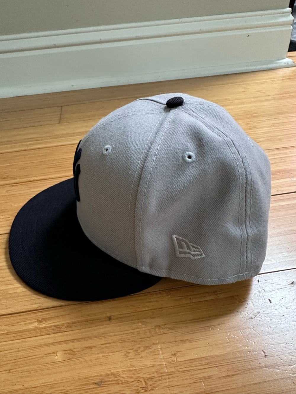 New Era NY Yankees 59FIFTY Fitted Hat Gray Navy 7 3/8 MLB - Picture 3 of 11